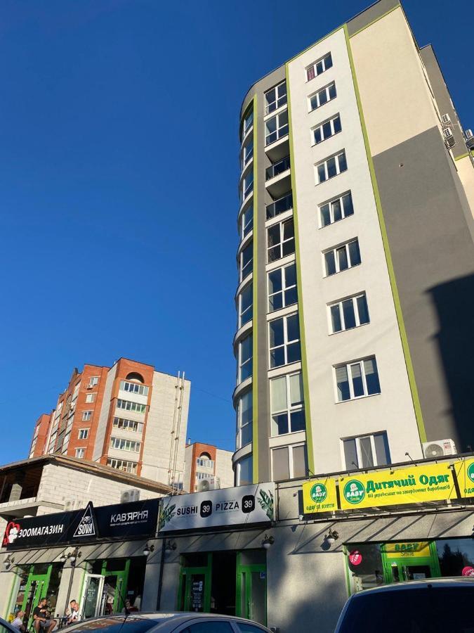 Нова Гарна Та Чиста, Квартира Біля Парку Та Озера Ternopil Exterior foto